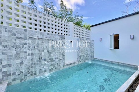 House in Pattaya, Thailand 5 bedrooms № 197863 - photo 2