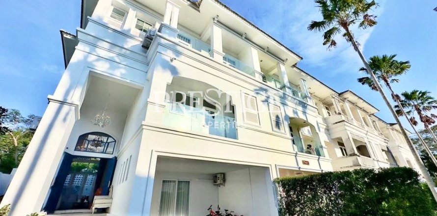 House in Pattaya, Thailand 5 bedrooms № 197863