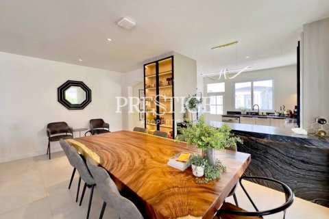 House in Pattaya, Thailand 5 bedrooms № 197863 - photo 5