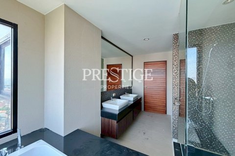 Condominio de 2 dormitorios en Pattaya, Tailandia № 197859 - foto 14