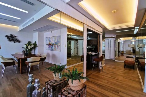 Condominio de 3 dormitorios en Bangkok, Tailandia № 180880 - foto 2
