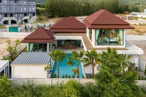 Chalet de 3 dormitorios en Hua Hin, Tailandia № 168385 - foto 27