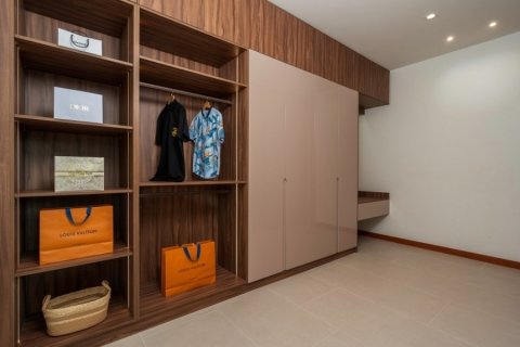 Chalet de 3 dormitorios en Hua Hin, Tailandia № 168385 - foto 16