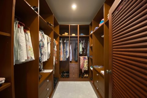 Chalet de 6 dormitorios en Hua Hin, Tailandia № 168349 - foto 21