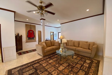 Chalet de 6 dormitorios en Hua Hin, Tailandia № 168349 - foto 18