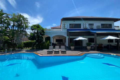 Chalet de 6 dormitorios en Hua Hin, Tailandia № 168349 - foto 2