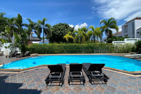 Chalet de 6 dormitorios en Hua Hin, Tailandia № 168349 - foto 4