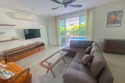 Chalet de 3 dormitorios en Hua Hin, Tailandia № 168351 - foto 7