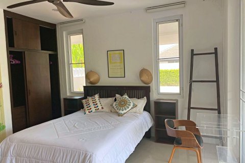 Chalet de 3 dormitorios en Hua Hin, Tailandia № 168351 - foto 10