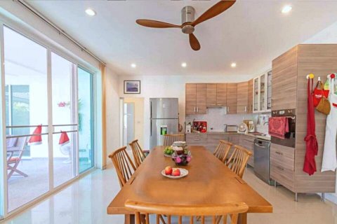 Chalet de 3 dormitorios en Hua Hin, Tailandia № 168351 - foto 8