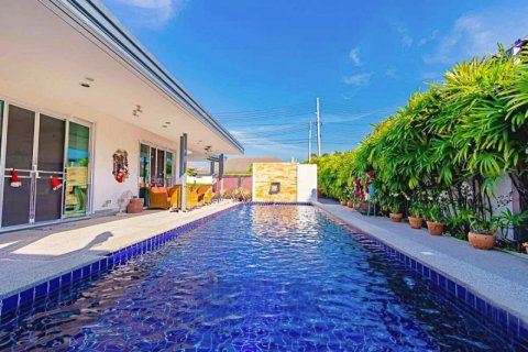 Chalet de 3 dormitorios en Hua Hin, Tailandia № 168351 - foto 2