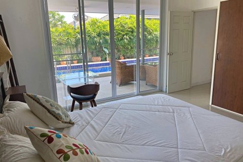 Chalet de 3 dormitorios en Hua Hin, Tailandia № 168351 - foto 11