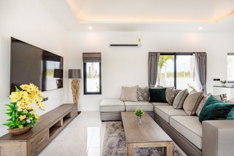 Chalet de 3 dormitorios en Hua Hin, Tailandia № 168384 - foto 19