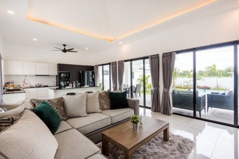 Chalet de 3 dormitorios en Hua Hin, Tailandia № 168384 - foto 25