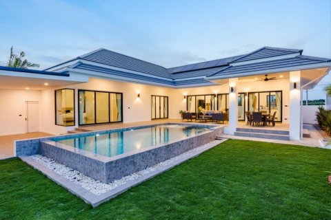 Chalet de 3 dormitorios en Hua Hin, Tailandia № 168384 - foto 30