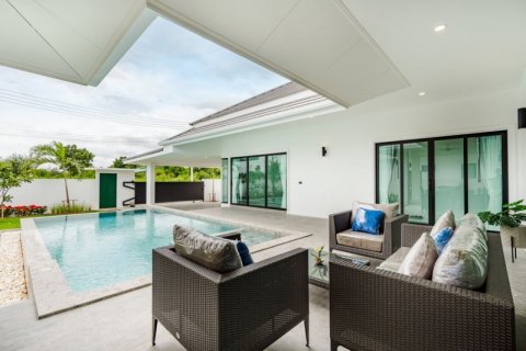 Chalet de 3 dormitorios en Hua Hin, Tailandia № 168384 - foto 5