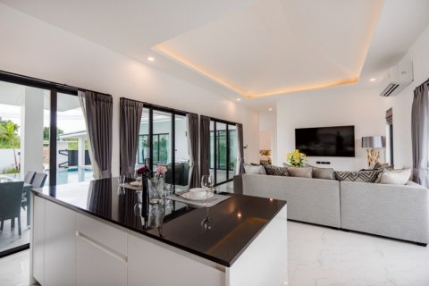 Chalet de 3 dormitorios en Hua Hin, Tailandia № 168384 - foto 24