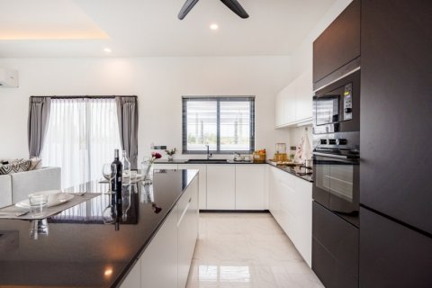 Chalet de 3 dormitorios en Hua Hin, Tailandia № 168384 - foto 21