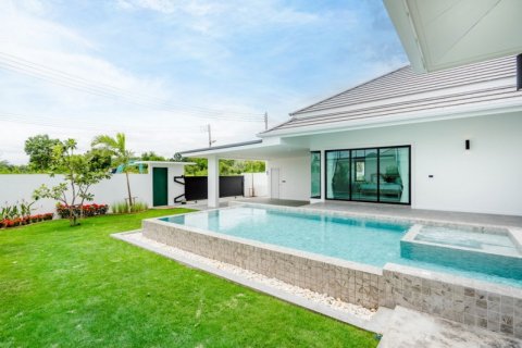 Chalet de 3 dormitorios en Hua Hin, Tailandia № 168384 - foto 6