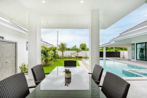 Chalet de 3 dormitorios en Hua Hin, Tailandia № 168384 - foto 7