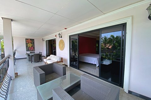 Chalet de 3 dormitorios en Hua Hin, Tailandia № 168352 - foto 20
