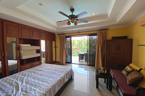 Chalet de 3 dormitorios en Hua Hin, Tailandia № 168352 - foto 19