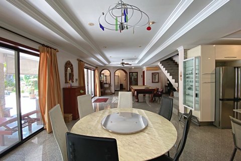 Chalet de 3 dormitorios en Hua Hin, Tailandia № 168352 - foto 9