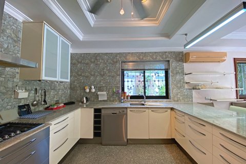 Chalet de 3 dormitorios en Hua Hin, Tailandia № 168352 - foto 13