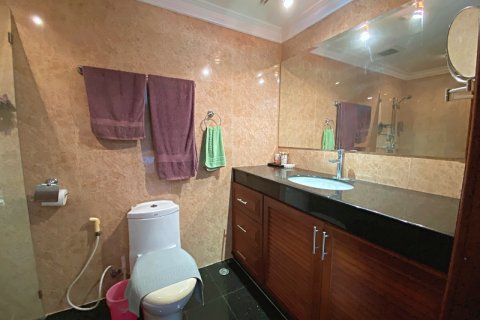 Chalet de 3 dormitorios en Hua Hin, Tailandia № 168352 - foto 27