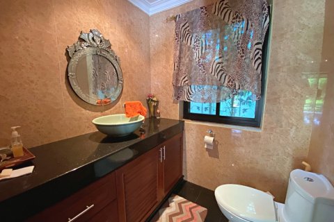 Chalet de 3 dormitorios en Hua Hin, Tailandia № 168352 - foto 28