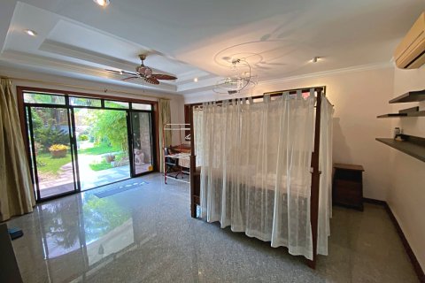 Chalet de 3 dormitorios en Hua Hin, Tailandia № 168352 - foto 14