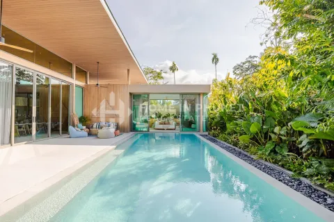 Casa de 4 dormitorios en Phuket, Tailandia № 209547