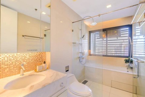 Condominio de 2 dormitorios en Bangkok, Tailandia № 180855 - foto 9