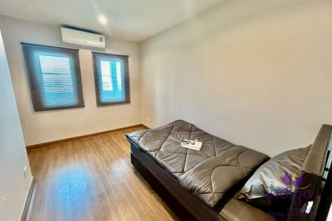 Condominio de 2 dormitorios en Saraphi, Tailandia № 205572 - foto 6