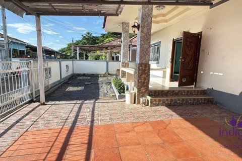 Casa de 3 dormitorios en San Sai, Tailandia № 205571 - foto 2