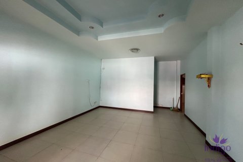 Casa de 3 dormitorios en San Sai, Tailandia № 205571 - foto 16