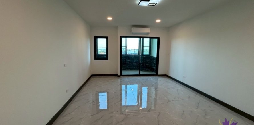 Condominio de 1 dormitorio en Saraphi, Tailandia № 205573