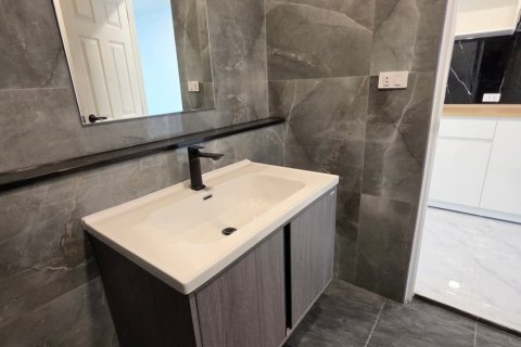 Condominio de 1 dormitorio en Saraphi, Tailandia № 205573 - foto 5