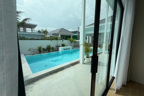 Chalet de 3 dormitorios en Hua Hin, Tailandia № 169813 - foto 6