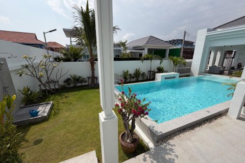 Chalet de 3 dormitorios en Hua Hin, Tailandia № 169813 - foto 18