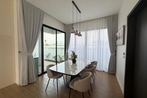 Chalet de 3 dormitorios en Hua Hin, Tailandia № 169813 - foto 14