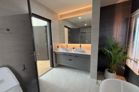 Chalet de 3 dormitorios en Hua Hin, Tailandia № 169814 - foto 9