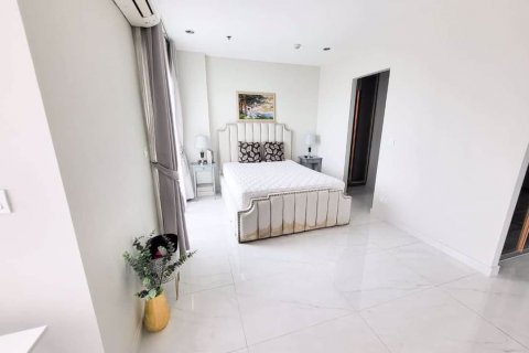 Condo in Watthana, Bangkok, Thailand, 3 bedrooms № 62582 - photo 10