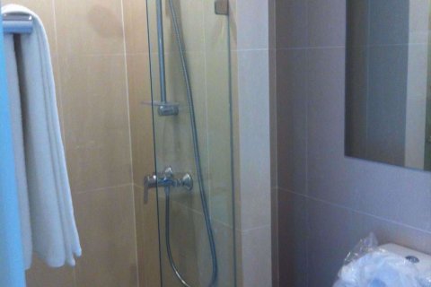 Condominio de 1 dormitorio en Huai Khwang, Bangkok, Tailandia № 62584 - foto 5