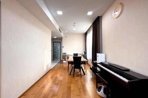 Condominio de 2 dormitorios en Khlong Toei, Bangkok, Tailandia № 62587 - foto 3