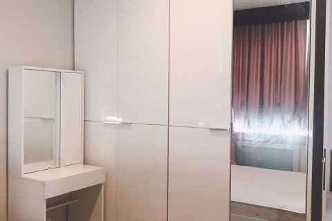 Condominio de 1 dormitorio en Huai Khwang, Bangkok, Tailandia № 62585 - foto 7