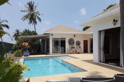 Chalet de 3 dormitorios en Surat Thani, Tailandia № 172648 - foto 2
