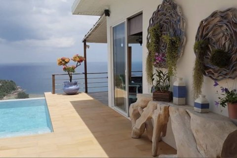 Chalet de 3 dormitorios en Surat Thani, Tailandia № 172648 - foto 6