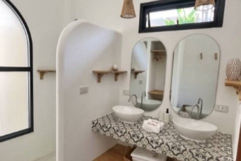 Chalet de 2 dormitorios en Surat Thani, Tailandia № 172650 - foto 5