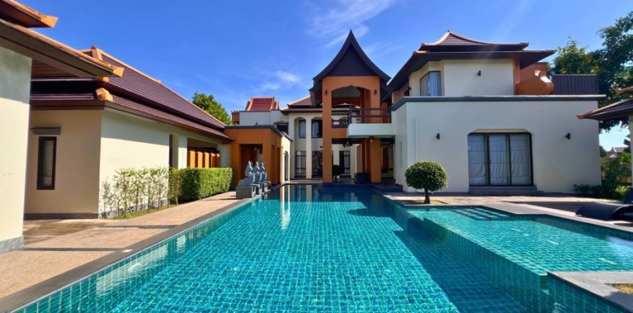 Villa in Pattaya, Thailand 5 Schlafzimmer № 152401